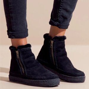 Laidback London Black Suede Ankle Setsu Boots with Fur Lining